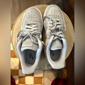 Nike Light Women’s Nike Air Force 1